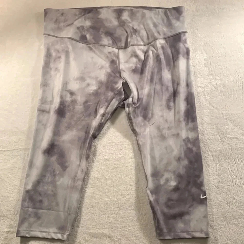 *NEW* Women's Nike One Mid-Rise Leggings - Picture 6 of 8